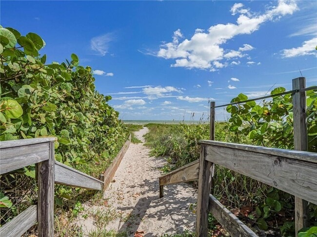 Building Photo - 1330 Shorewinds Ln