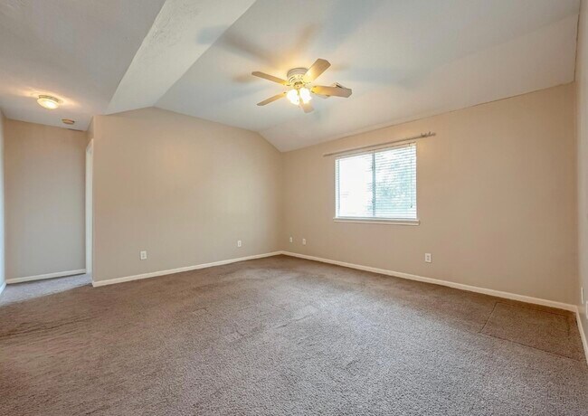 Building Photo - 4914 Jaymar Dr