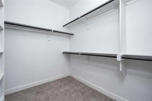 Building Photo - 16032 Farringdon St