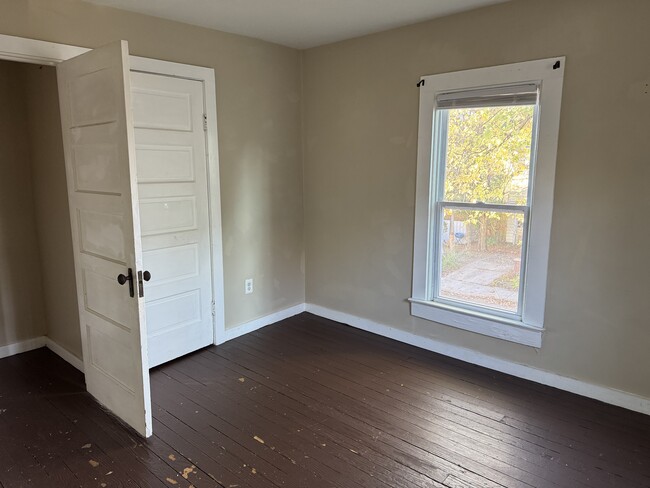 Bedroom - 425 Greenwood Ave