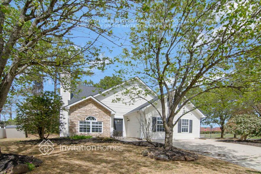 Building Photo - 2831 Bombay Dr