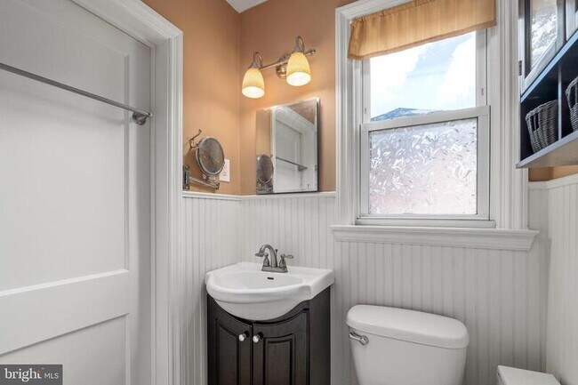 Building Photo - 5708 Rockspring Rd