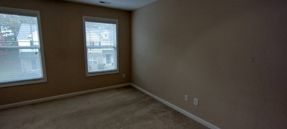 Building Photo - Room in Townhome on Keystone Park Dr