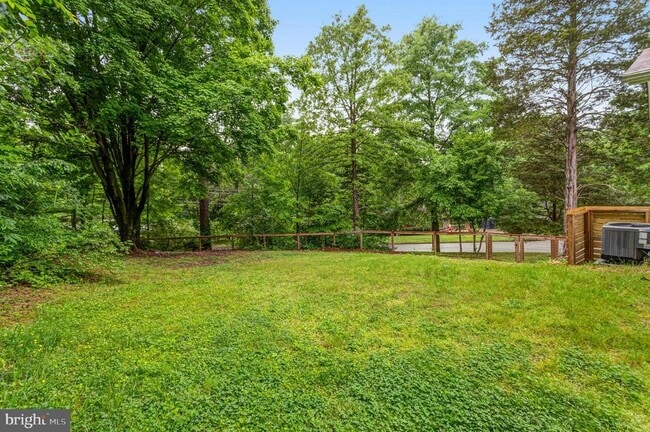 Building Photo - 8805 Menard Ct