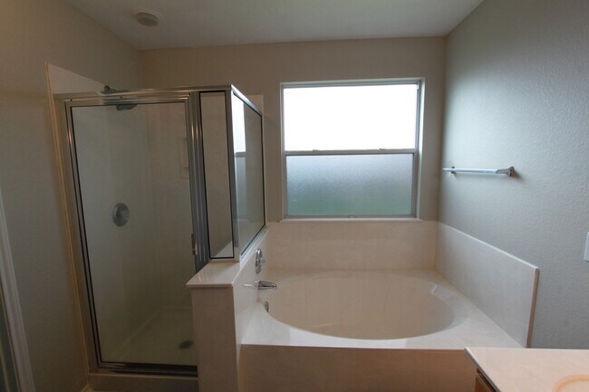 Building Photo - Hutto 3BR Gem ~ Open Layout, Large Yard & Prime Location