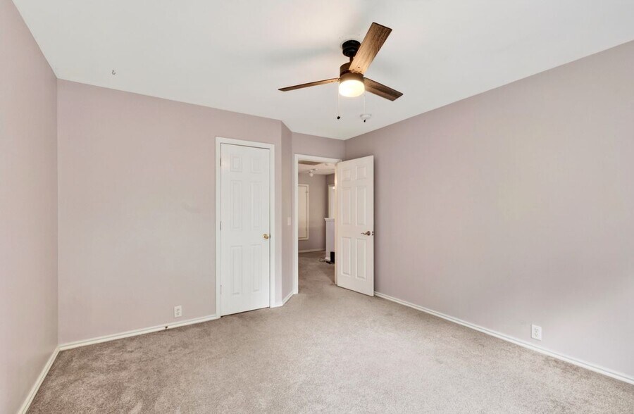 Building Photo - 7711 Parkwood Way