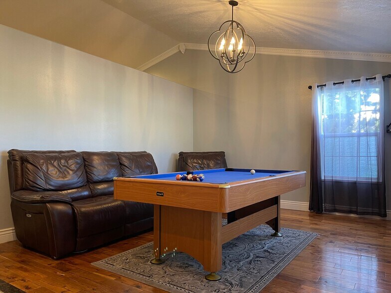 Building Photo - 854 S 600 E