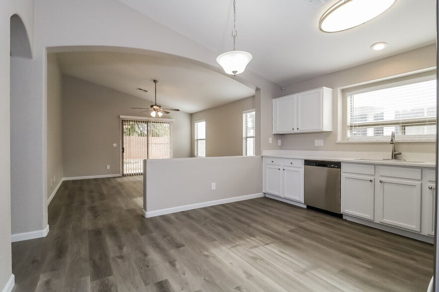 Building Photo - 1257 N 159th Ln