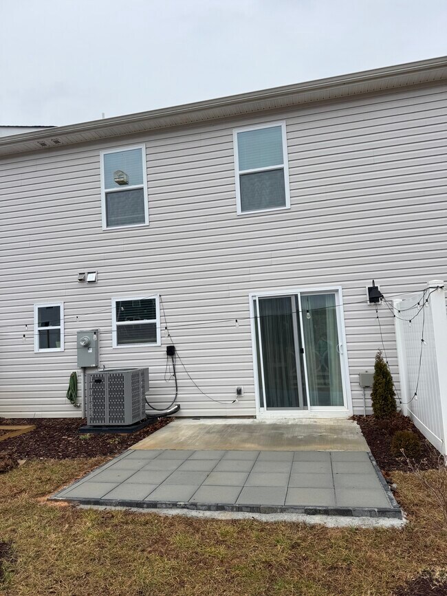 Building Photo - 95 Malcolm Ct