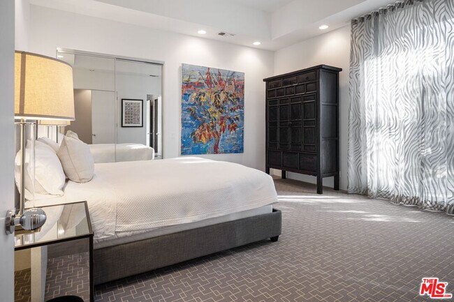 Building Photo - 6 Rocky Ln