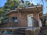 Building Photo - 911 Fiske St