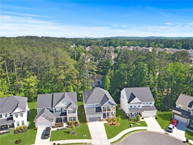 Building Photo - 411 Riverclub Rd