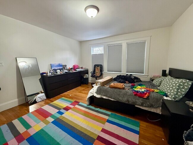 Building Photo - 253 Brown St