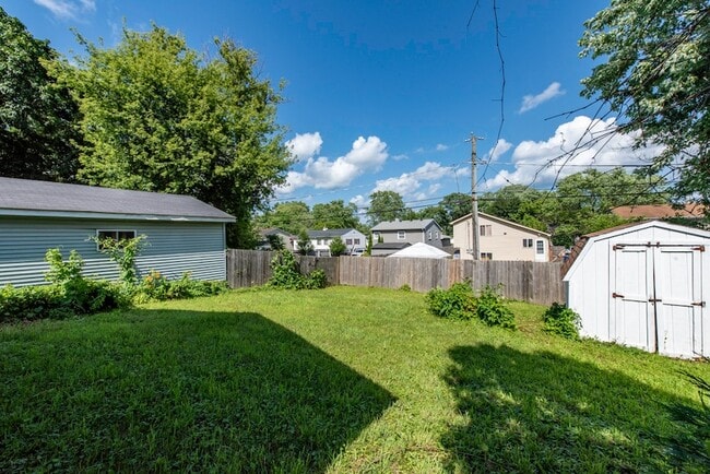 Building Photo - 2131 Prospect Ave