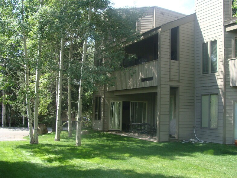 Building Photo - 945 Red Sandstone Rd