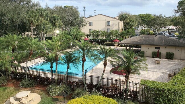 Building Photo - 201 Foxtail Dr