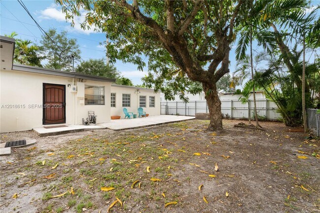 Building Photo - 6531 SW 57th Pl