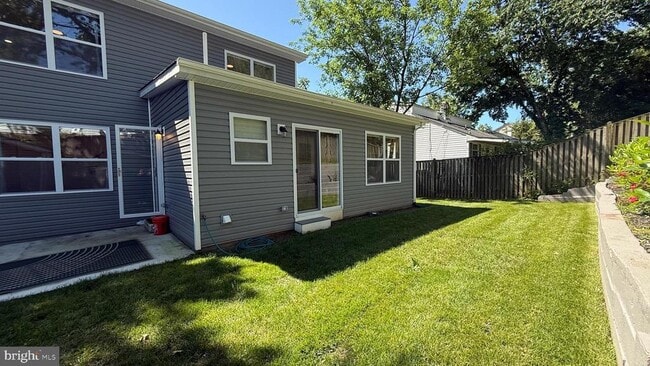 Building Photo - 1212 Parrish Dr