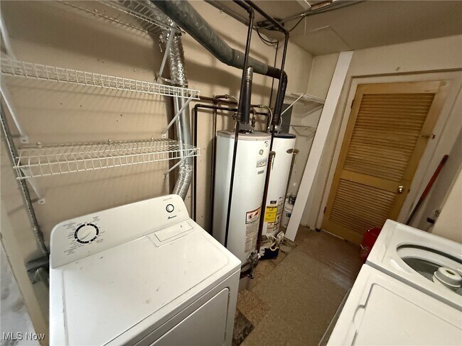 Building Photo - 2465 Warren Pkwy