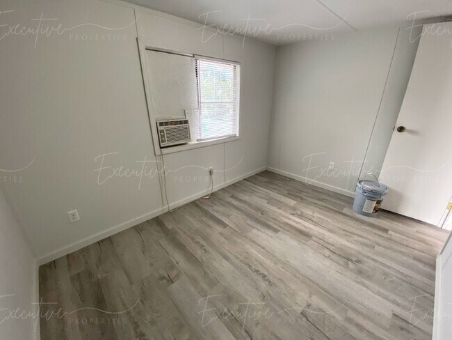 Building Photo - Recently Remodeled 3-Bed Mobile Home in Sulphur