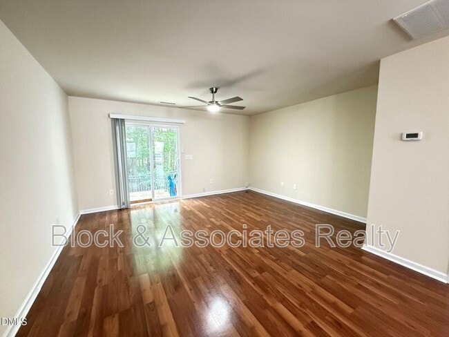 Building Photo - 8527 Quarton Dr