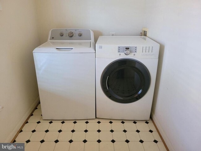 Building Photo - 13231 Copper Cove Way