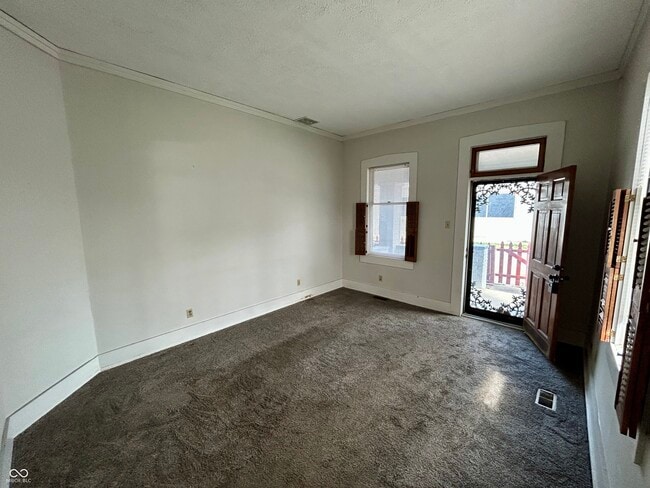 Building Photo - 639 Stevens St