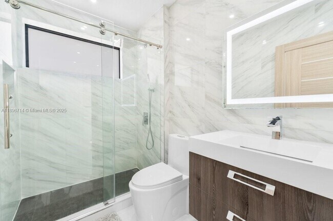 Building Photo - 9035 SW 156th Ct