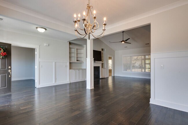 Building Photo - Beautiful Home in Lawton Station!