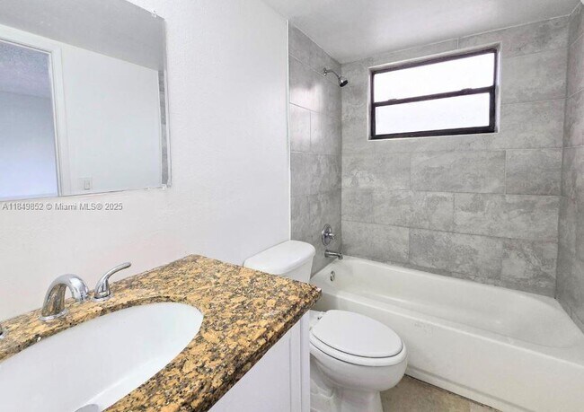 Building Photo - 1465 Lake Crystal Dr
