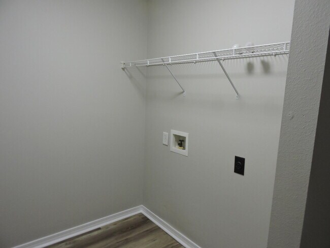 Building Photo - 4862 Leyland Ln