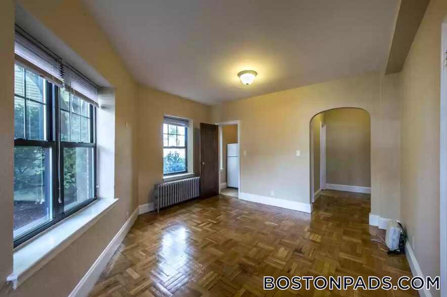 Building Photo - 2 Elmwood Ave