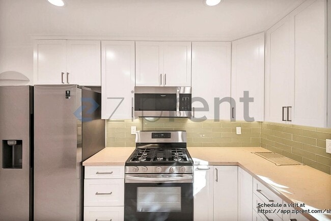 Building Photo - 2122 N Beverly Glen Blvd