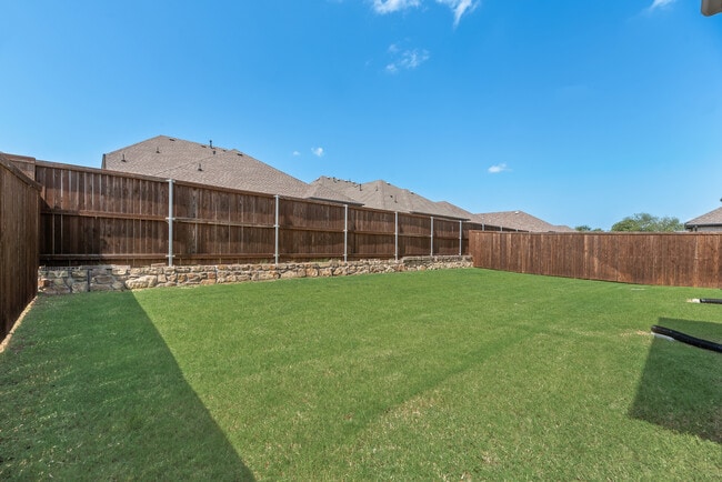 Building Photo - 3105 Columbia Dr