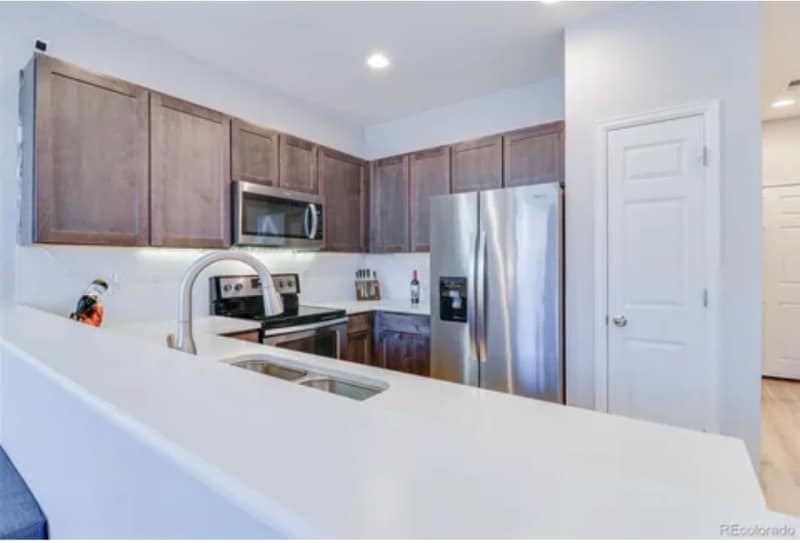 Building Photo - 16059 E Elk Dr