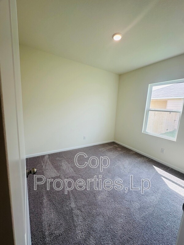 Building Photo - 10136 Peppercorn Pl