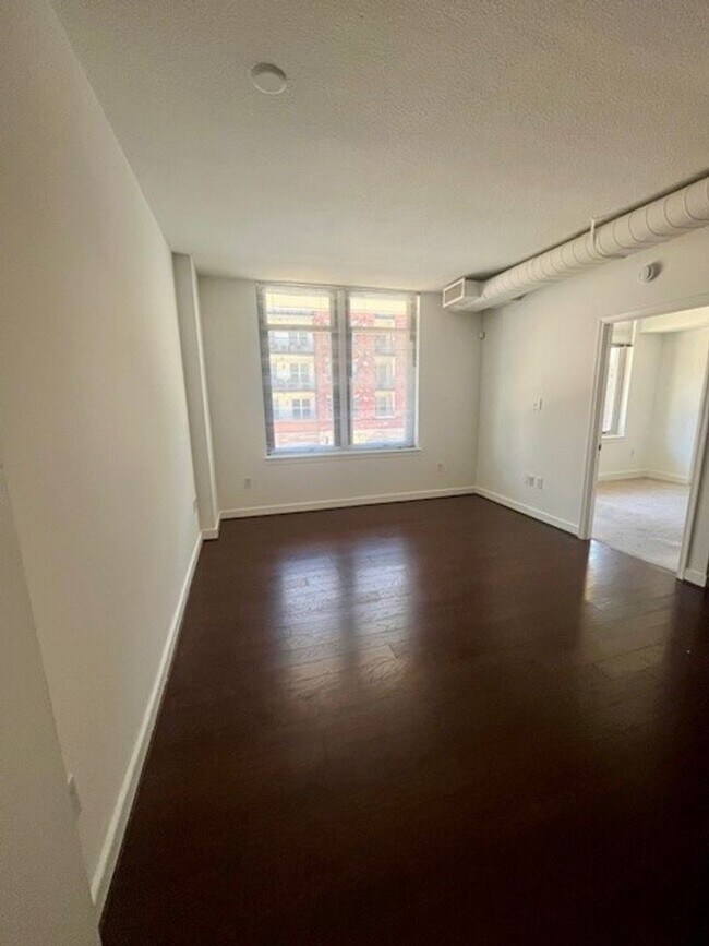 Building Photo - Luxury Condo in National Harbor