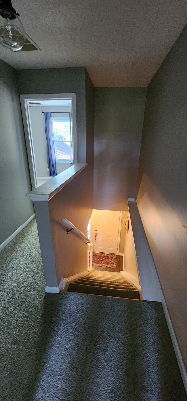 Building Photo - 6054 Southbay Dr