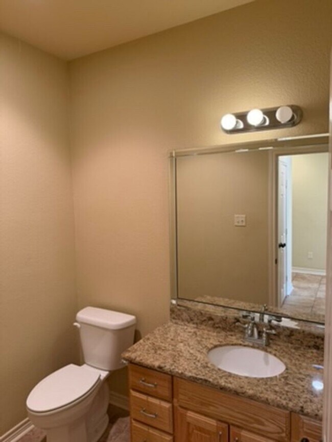 Building Photo - 1211 Cheryl St