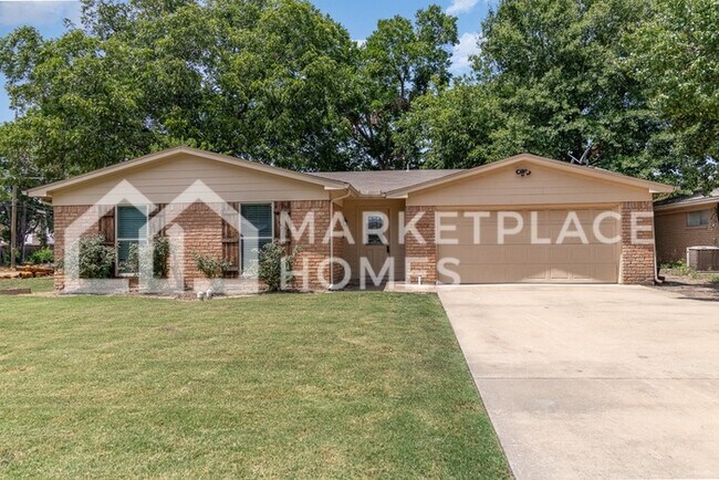 Primary Photo - 2801 Fairbrook St