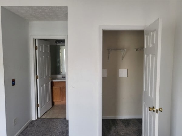 Building Photo - 5647 Strathmoor Manor Cir