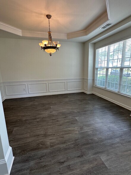 Building Photo - 7811 Noland Woods Dr