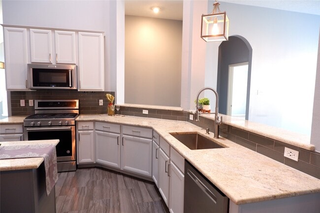 Building Photo - 2614 Parkbriar Ln