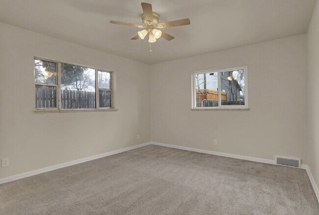 Building Photo - 214 Cheyenne Blvd