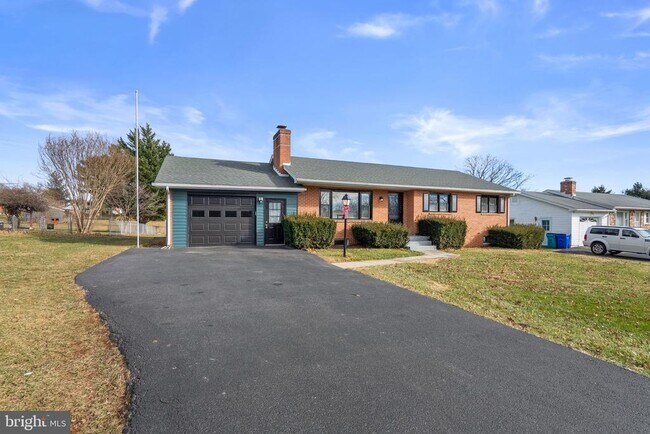 Building Photo - 3887 Shadywood Dr