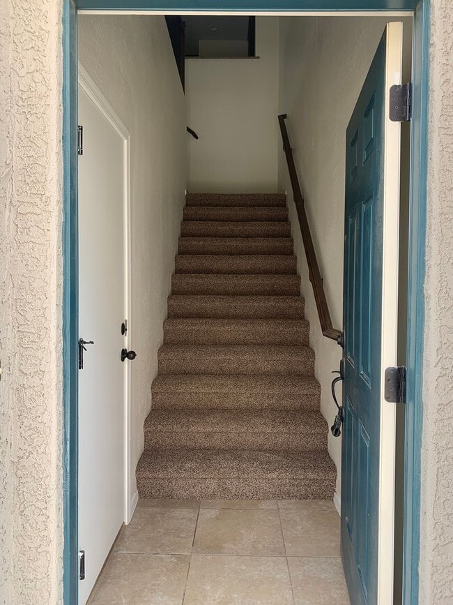 Building Photo - Beautiful 3 bedroom 2 bath condo in Power ...