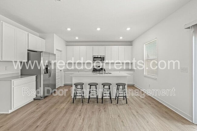 Building Photo - 2224 Boxwood Dr