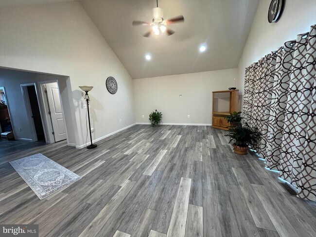 Building Photo - 13046 Monterey Ln