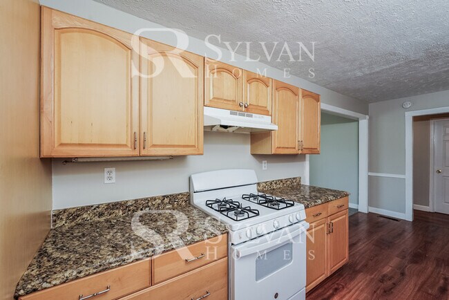 Building Photo - Come quick and see this 3Bed, 1Bath home!