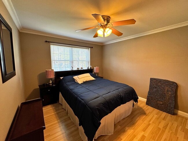 Building Photo - 2107 N Scott St